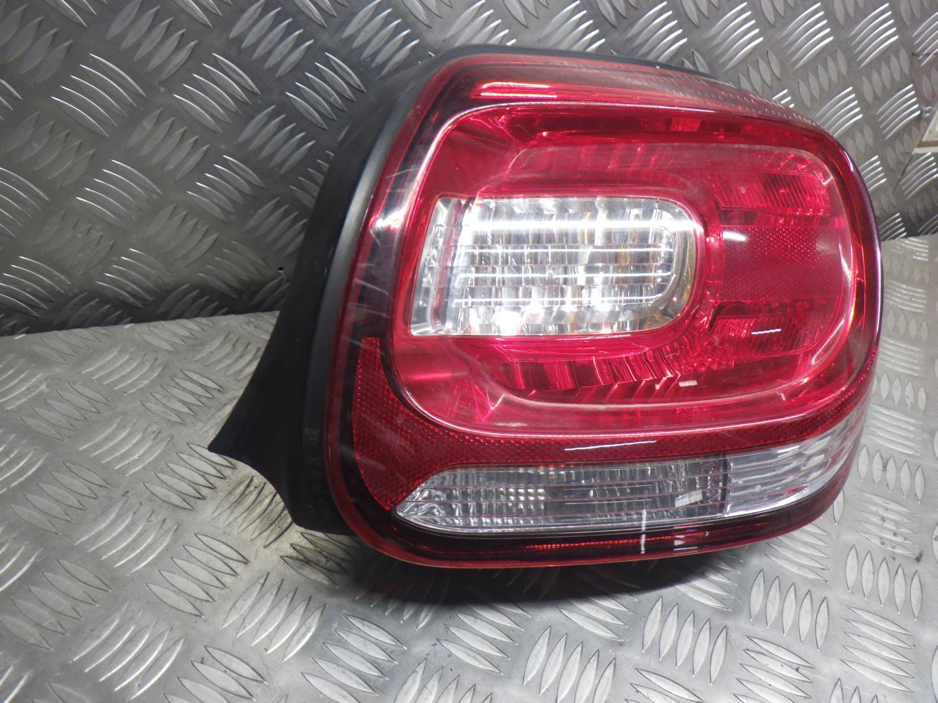 Fanale posteriore principale destro (luci) CITROEN DS3 PHASE 1 Gasolina - 1