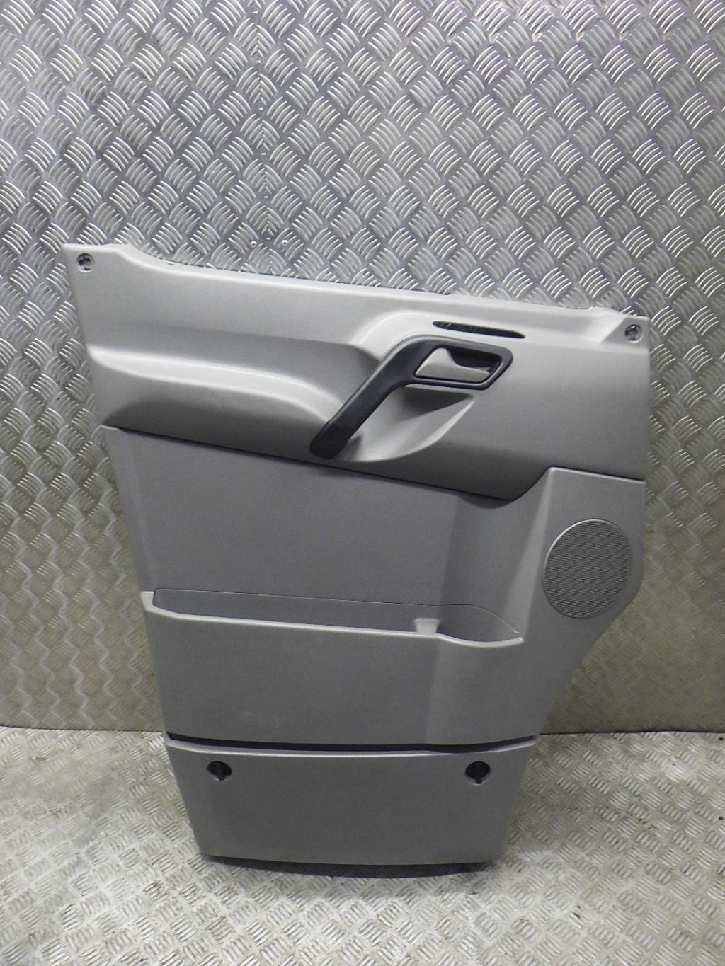 Guarnizione portiera anteriore sinistra VOLKSWAGEN CRAFTER 1 PHASE 1 Diésel - 1