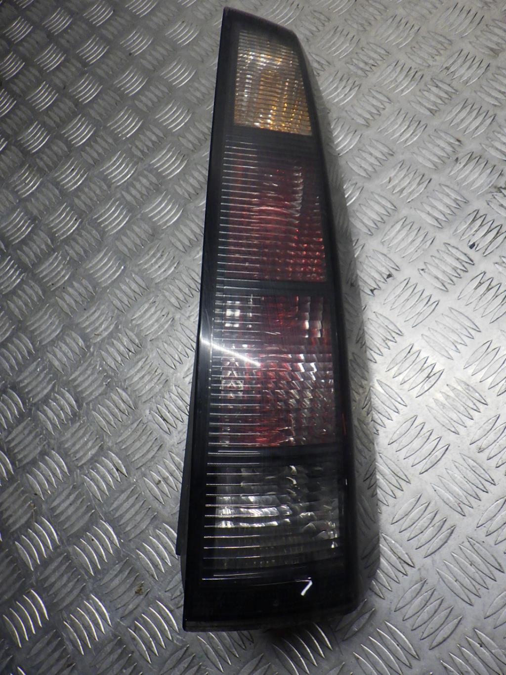 Fanale posteriore principale destro (luci) OPEL MERIVA A PHASE 2  - 1