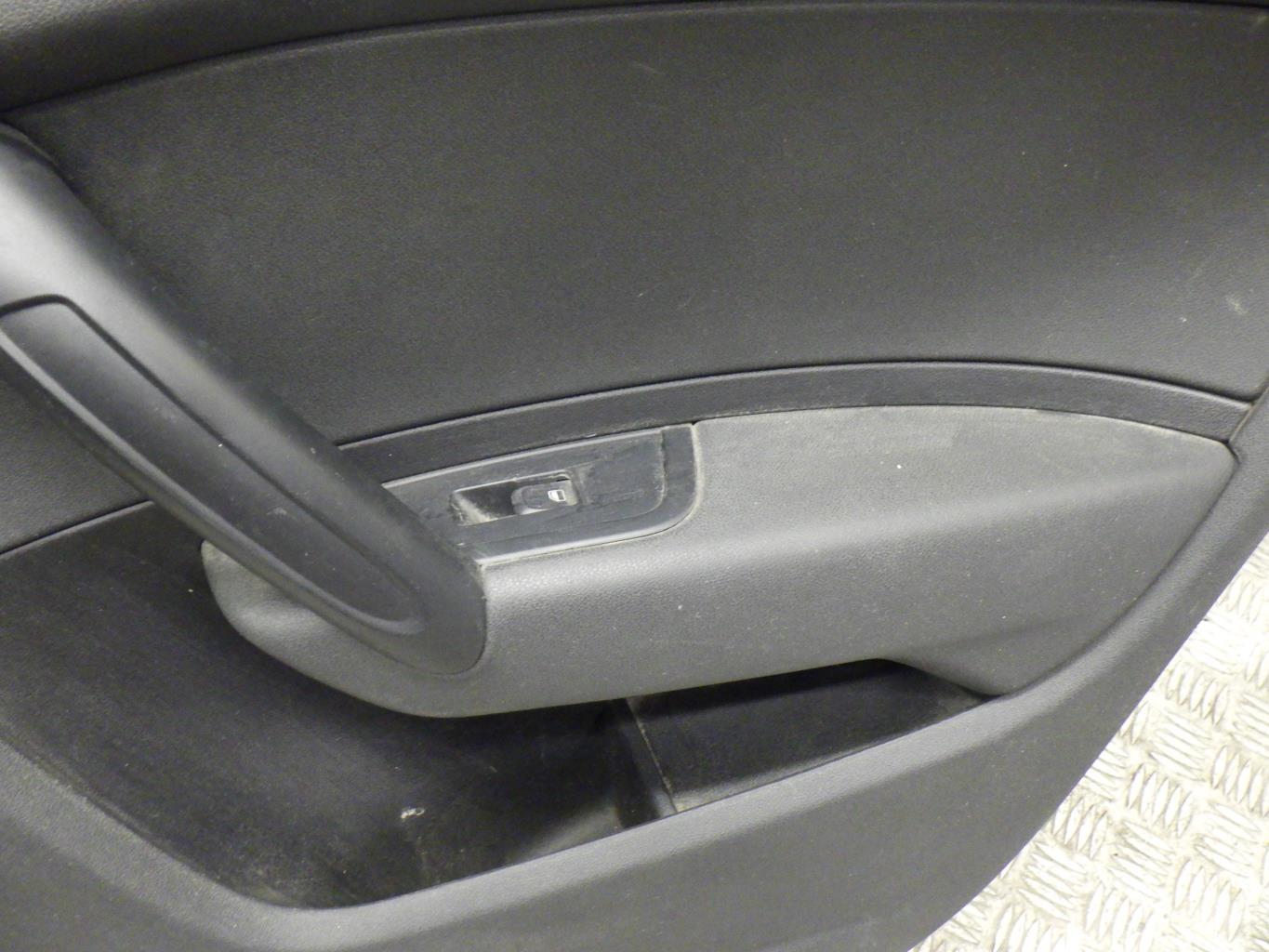 Guarnizione portiera anteriore destra AUDI A1 1 SPORTBACK PHASE 1  - 1