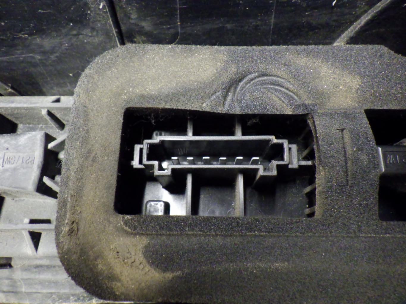 Fanale posteriore principale sinistro (luci) VOLKSWAGEN CRAFTER 1 PHASE 1 Diésel - 1