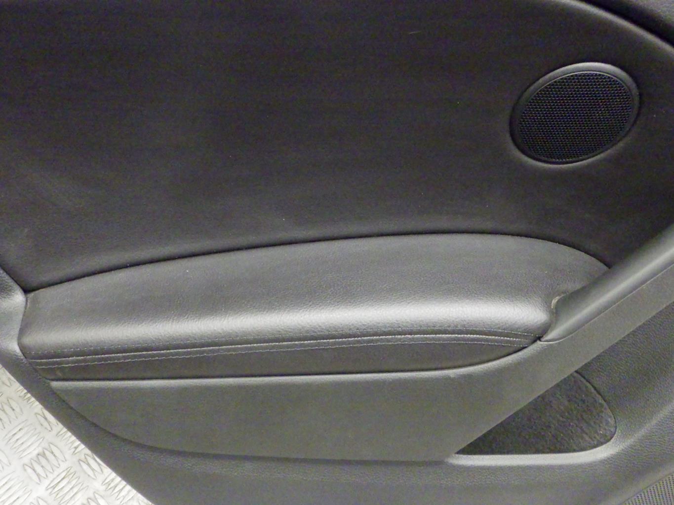 Guarnizione portiera posteriore sinistra VOLKSWAGEN GOLF 6  - 1