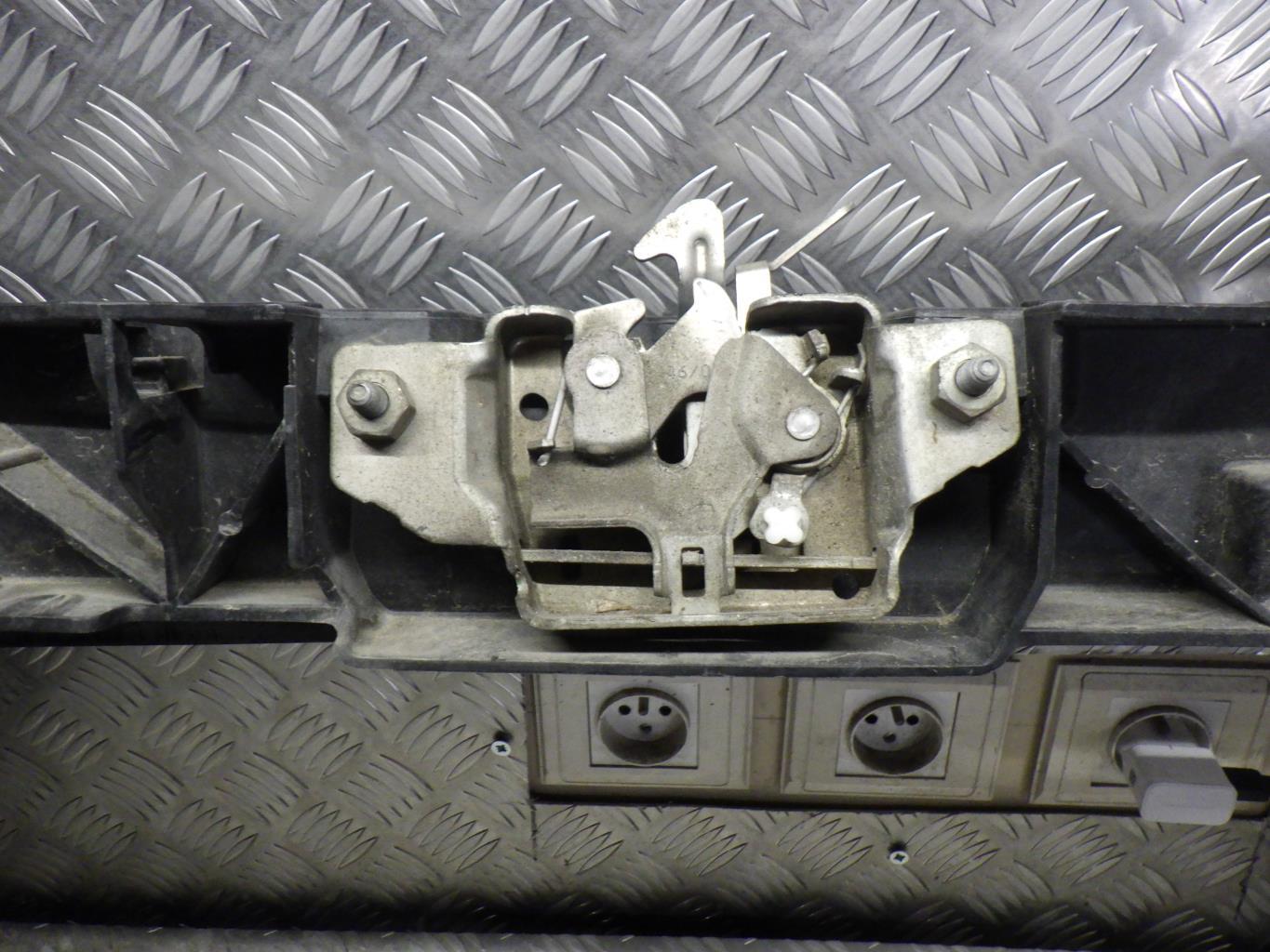 Face avant RENAULT CLIO 3 PHASE 1  - 1