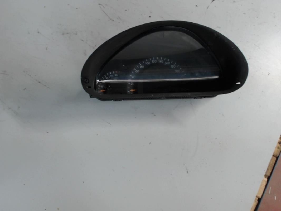 Compteur MERCEDES CLASSE C 203 PHASE 1 Diesel - 1