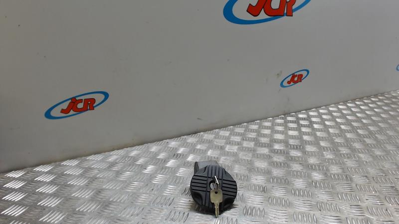 Bouchon de carburant PEUGEOT 405  - 1