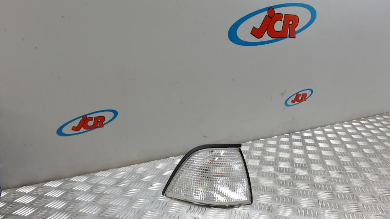 Optique avant secondaire droit (feux)(clignotant) BMW SERIE 3 E36  - 1