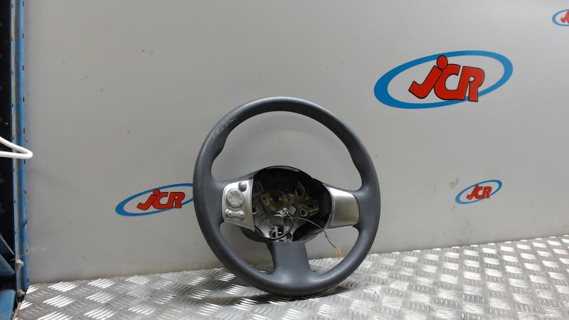 Volant NISSAN MICRA 4 PHASE 2 Essence - 1