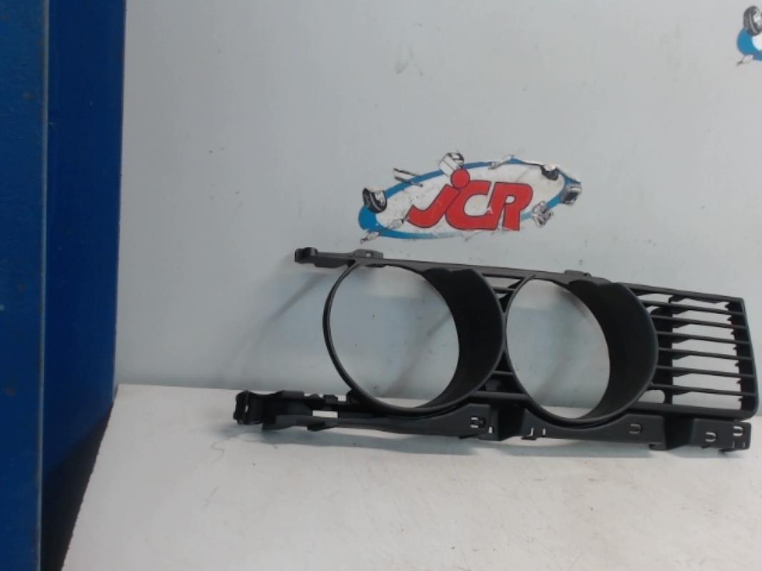 Grille de pare choc BMW SERIE 5 E34  - 1