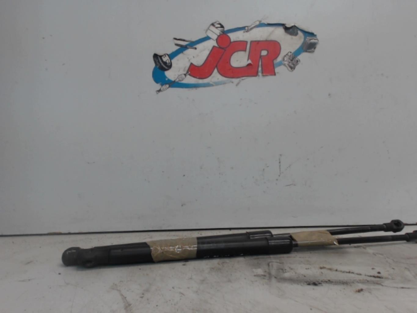 Verin de coffre BMW SERIE 1 E87 PHASE 1 Diesel - 1