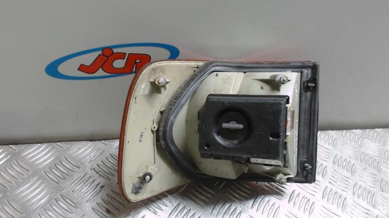Feu arriere secondaire droit (feux) AUDI 100 3 Diesel - 1