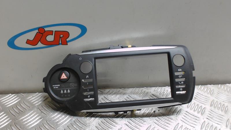 Facade autoradio TOYOTA YARIS 3 PHASE 2 Essence - 1