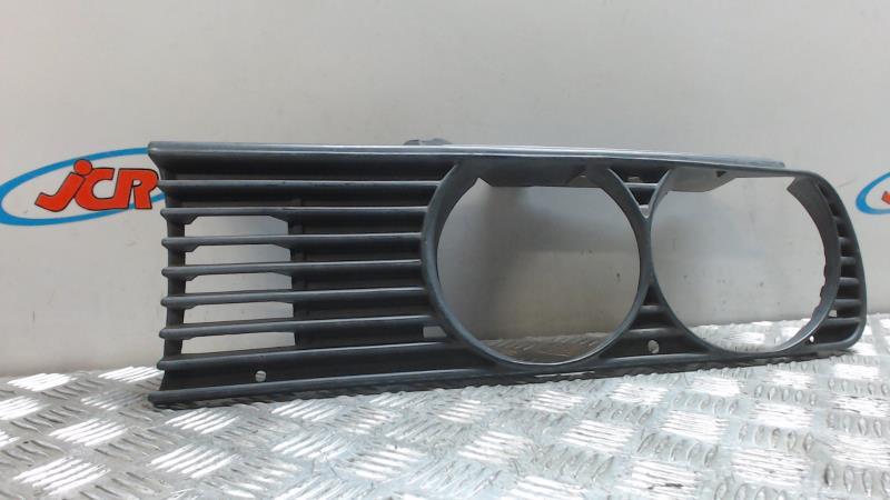 Calandre gauche BMW SERIE 3 E30  - 1