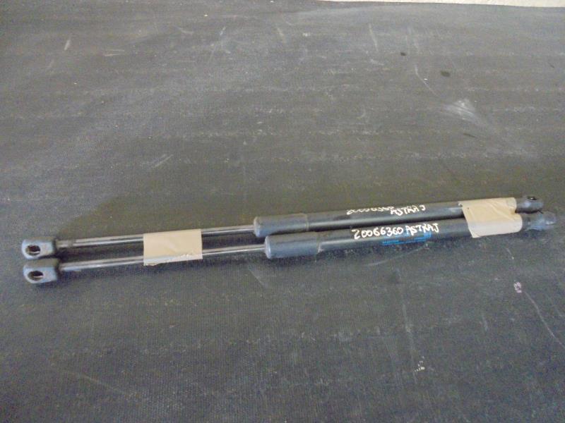 Verin de coffre OPEL ASTRA J  - 1