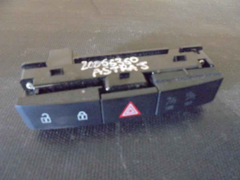 Bouton de warning OPEL ASTRA J  - 1