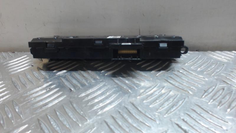 Bouton de warning RENAULT CLIO 5  - 1