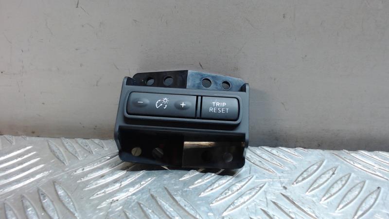 Commande de reglage eclairage tableau de bord NISSAN X-TRAIL 3 PHASE 1 Diesel - 1
