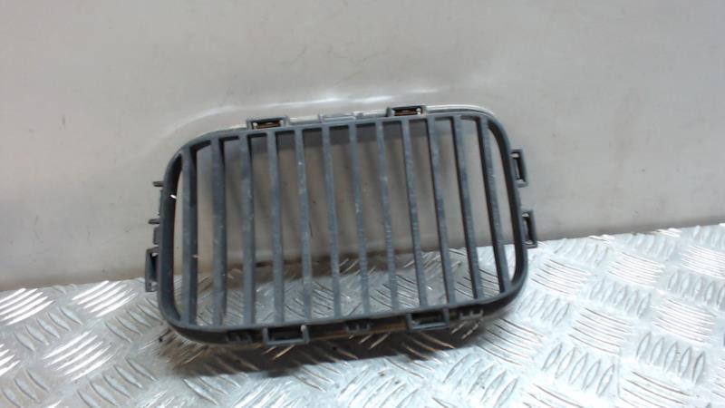 Grille de calandre droite BMW SERIE 3 E36 COMPACT Diesel - 1