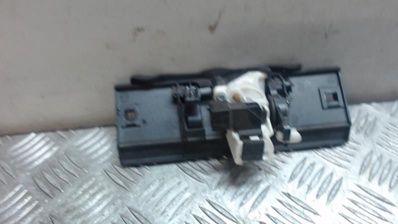 Bouton de coffre PEUGEOT 206 PHASE 1 Essence - 1