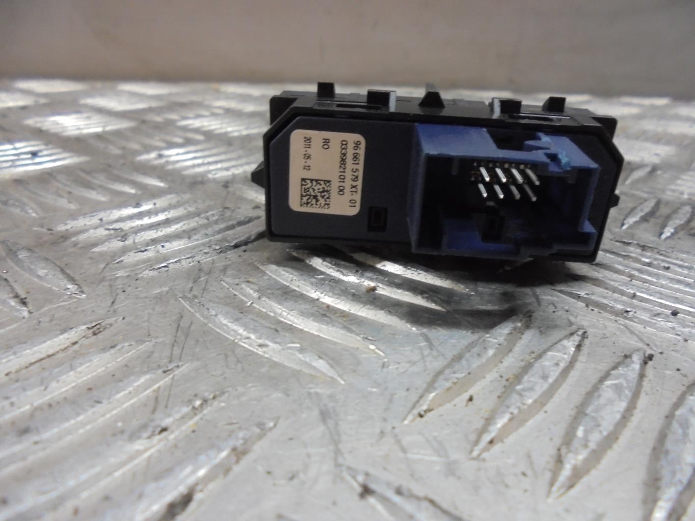 Bouton/Interrupteur PEUGEOT 508 1 PHASE 1 Diesel - 1