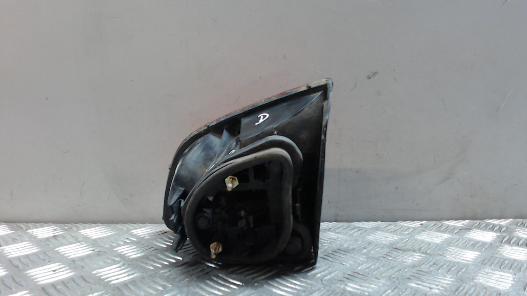 Feu arriere secondaire gauche (feux) PEUGEOT 406 PHASE 2 BREAK Diesel - 1