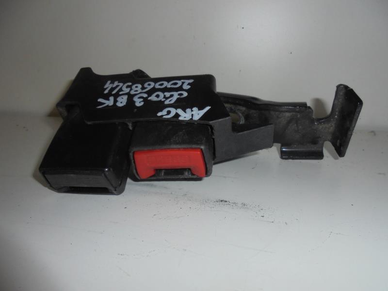 Attache ceinture arriere centrale RENAULT CLIO 3 PHASE 2 BREAK Diesel - 1