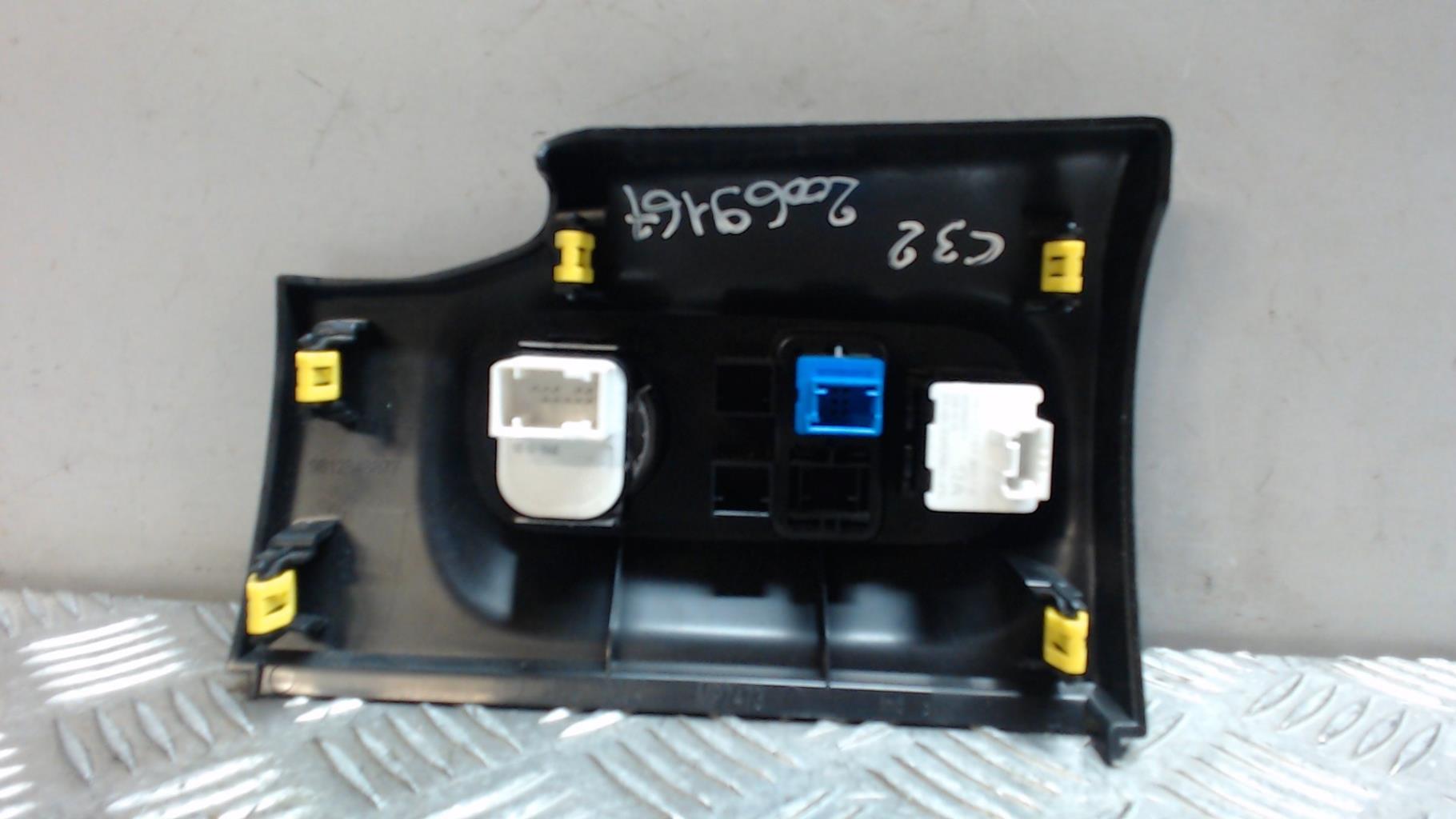 Commande retroviseurs CITROEN C3 3 PHASE 1 Essence - 1