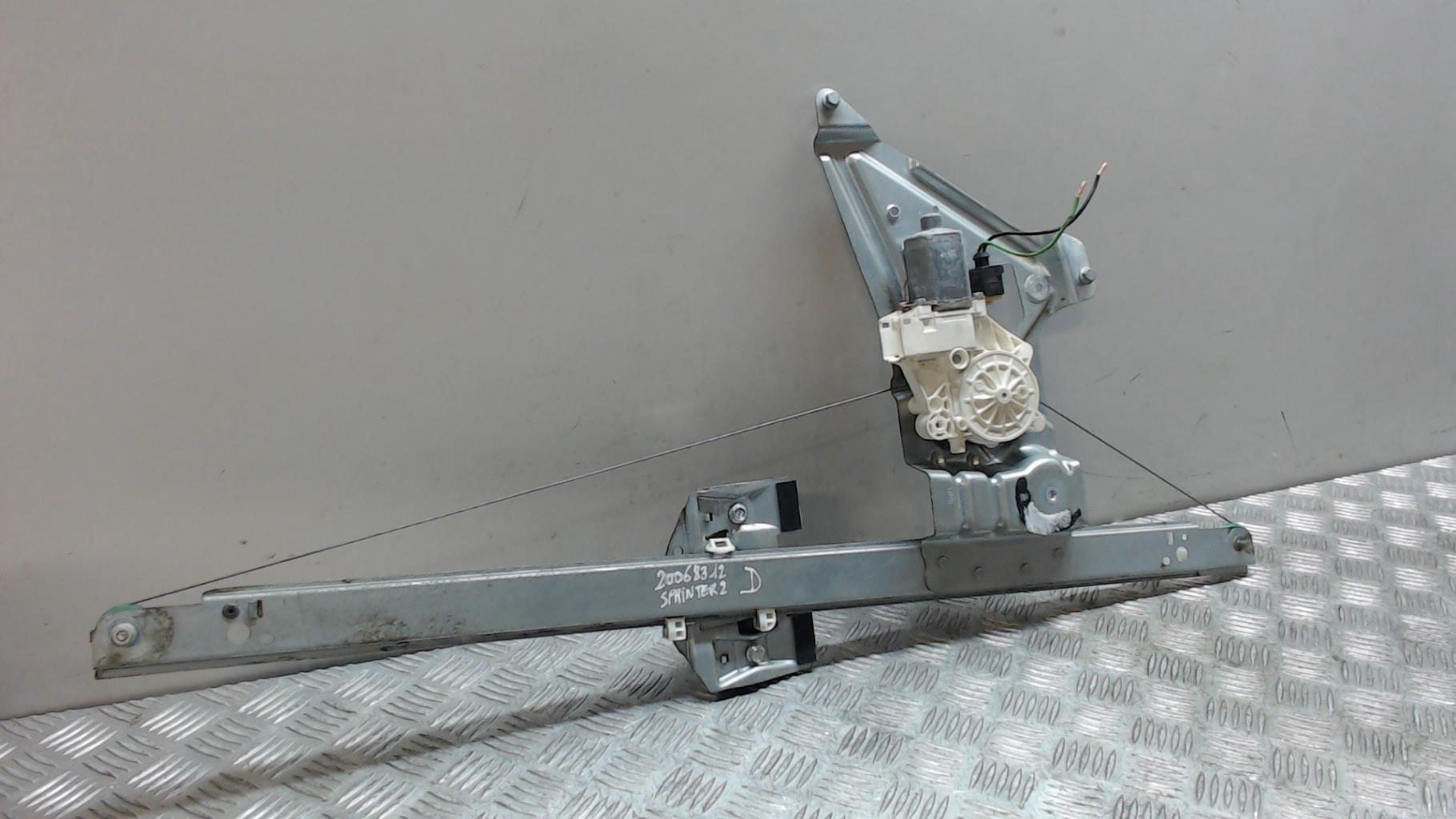 Leve vitre electrique avant droit MERCEDES SPRINTER 2 PHASE 1  - 1