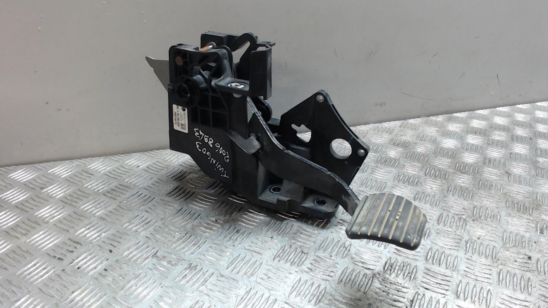 Pedale de frein RENAULT TWINGO 3 PHASE 2  - 1