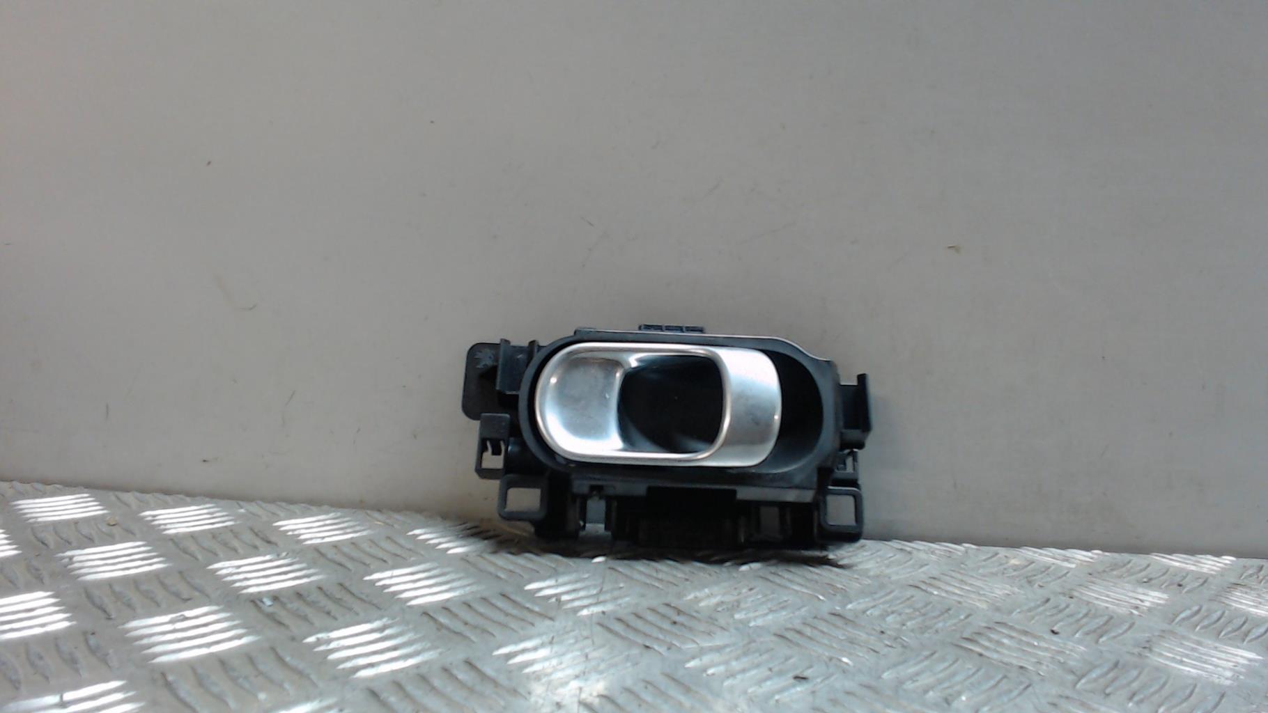 Poignee interieur avant gauche CITROEN C3 3 PHASE 2 Diesel - 1