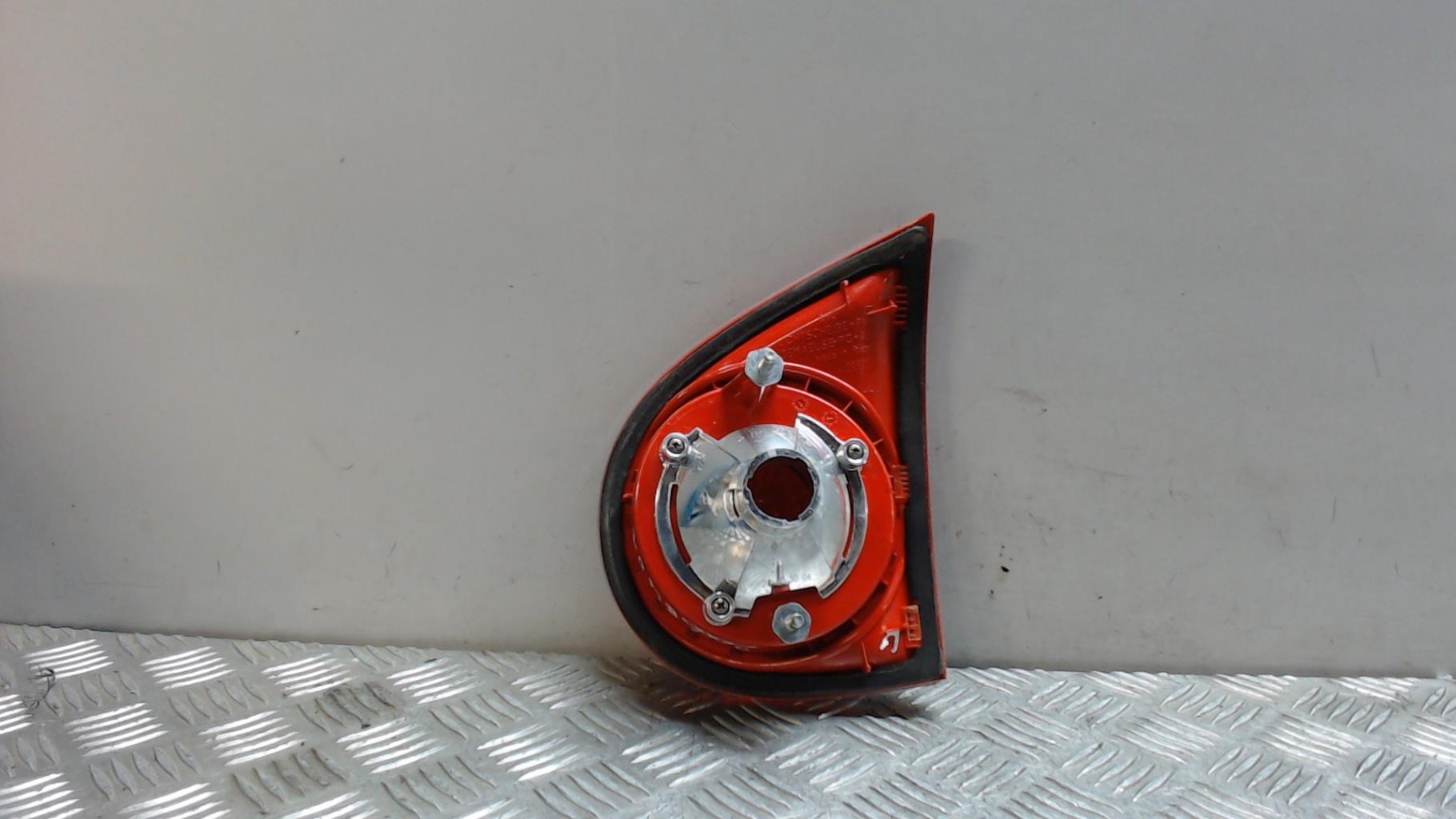 Feu arriere secondaire gauche (feux) VOLKSWAGEN GOLF 5 Diesel - 1