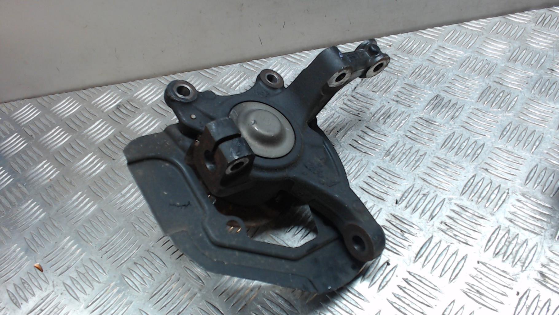Moyeu avant gauche RENAULT TWINGO 3 PHASE 2  - 1