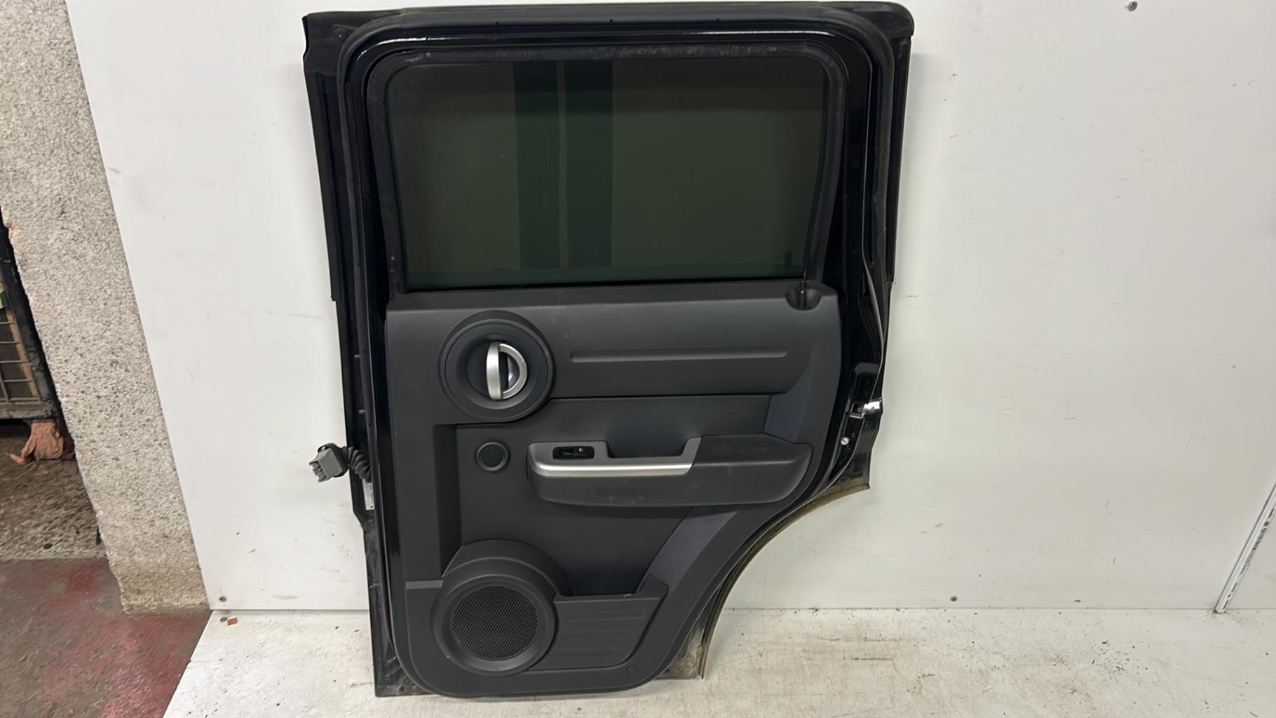 Porte arriere droit DODGE NITRO Diesel - 1