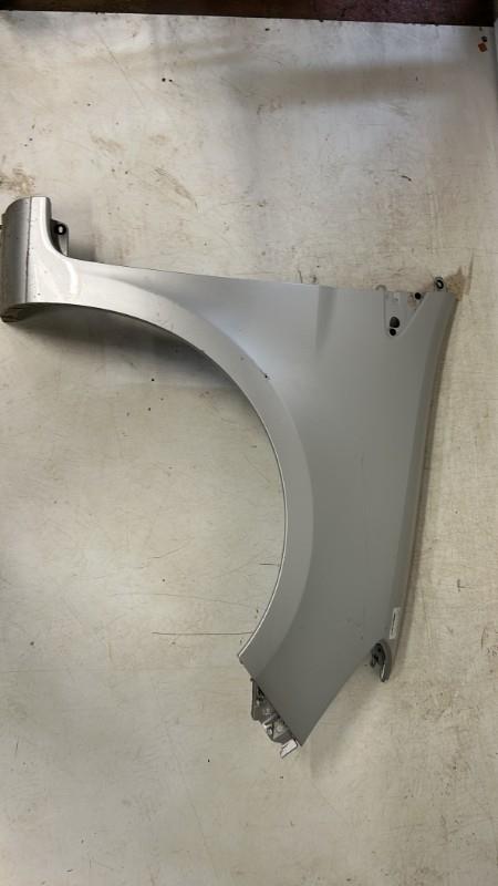Aile avant droit RENAULT CLIO 3 PHASE 2 Essence - 1