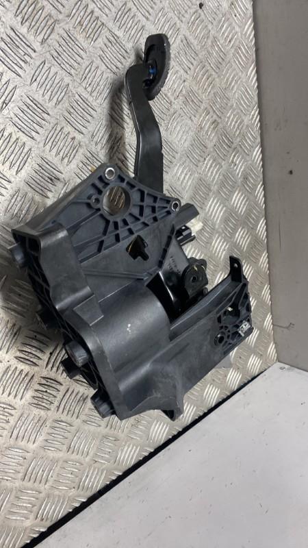 Pedale de frein RENAULT TWINGO 3 Essence - 1