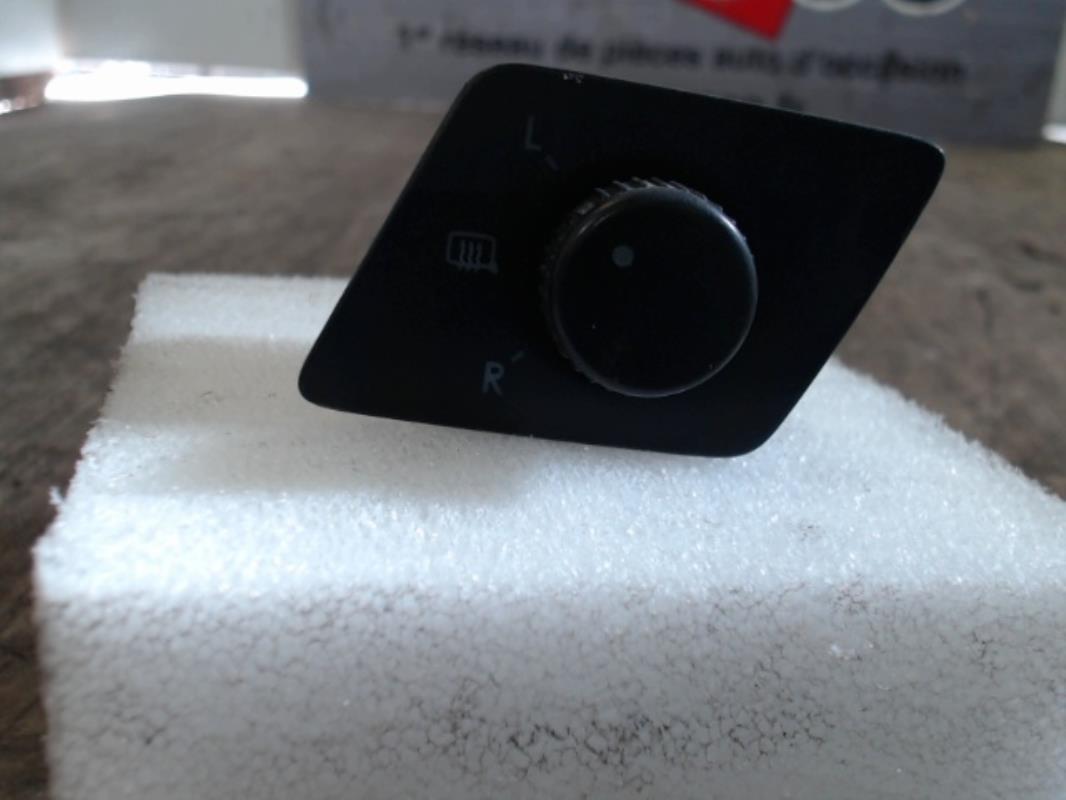 Commande retroviseurs VOLKSWAGEN POLO 4 PHASE 2 Diesel - 1