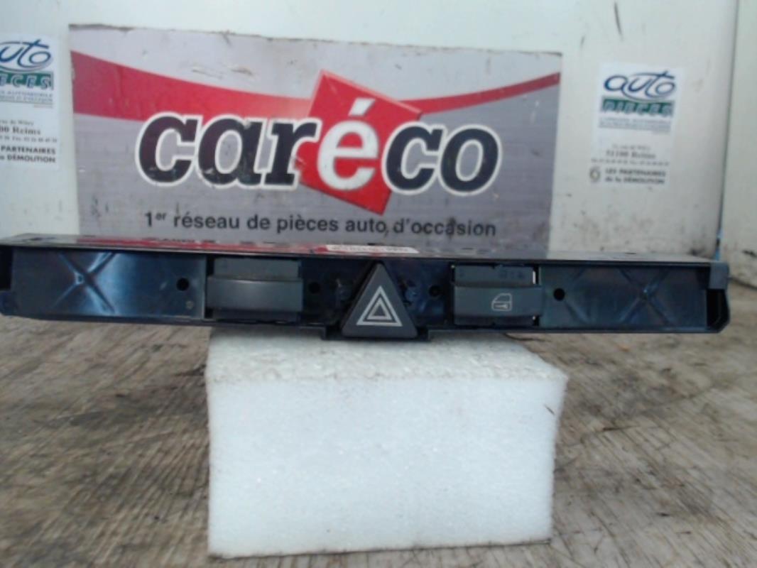 Bouton de warning OPEL ASTRA H PHASE 2 Diesel - 1