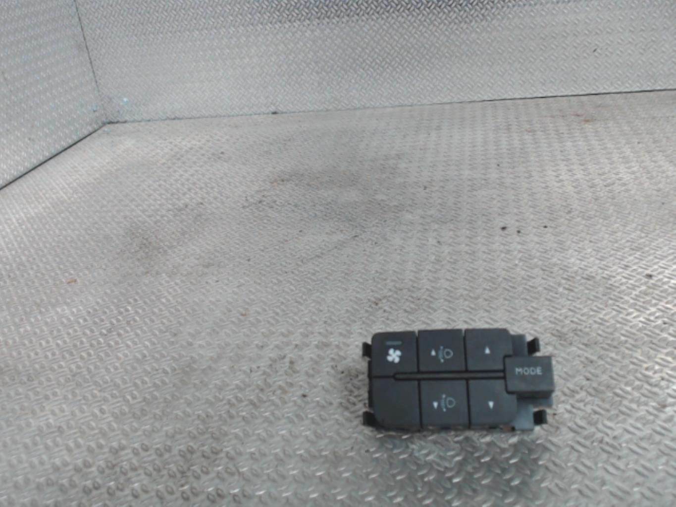 Commande de reglage hauteur de phare CITROEN JUMPER 3 PHASE 2 Diesel - 1