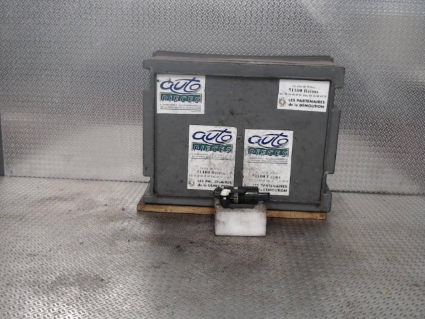 Pompe lave glace avant RENAULT MEGANE 3 PHASE 3 Diesel - 1