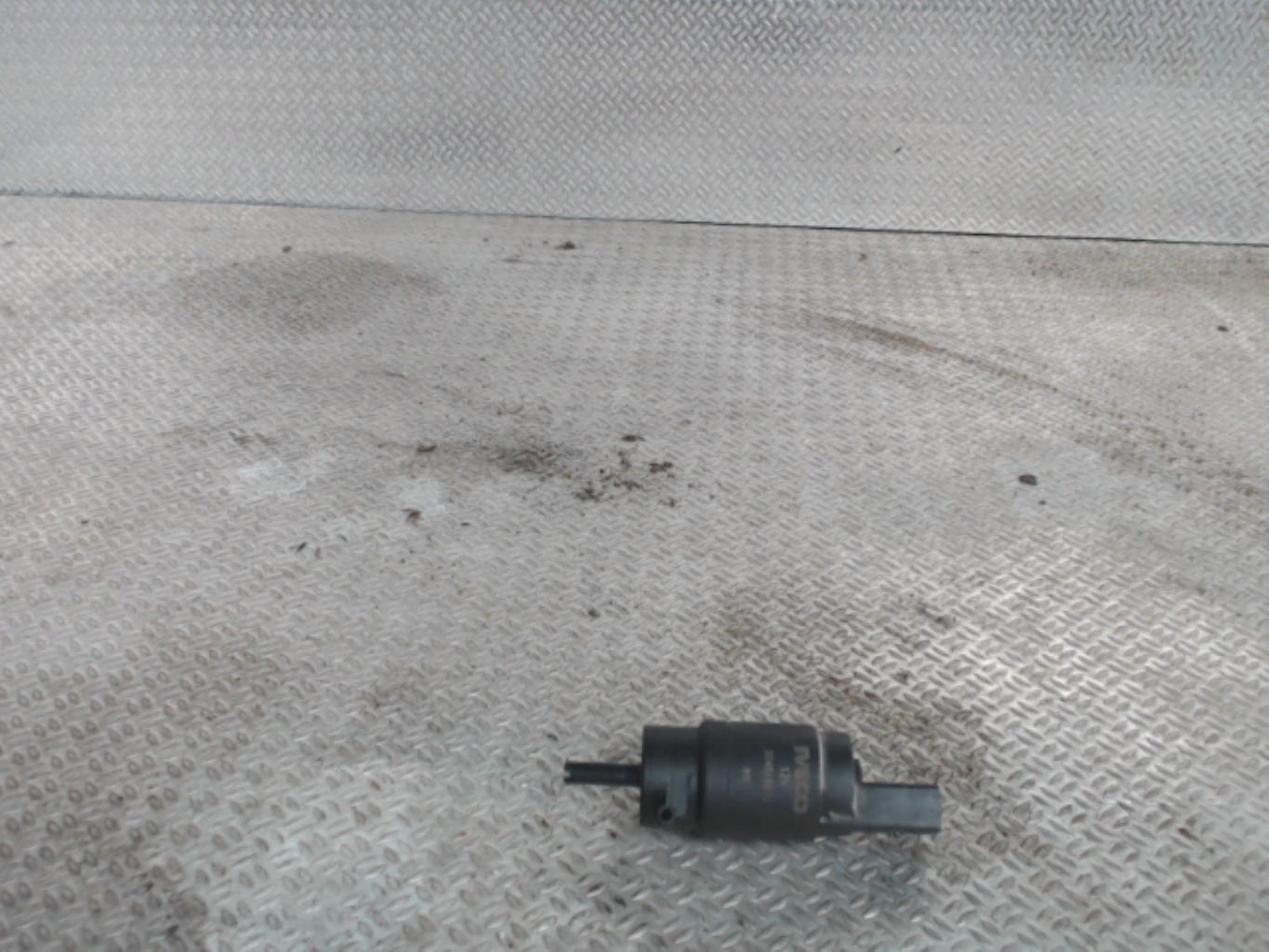 Pompe lave glace avant IVECO DAILY 4 PHASE 1 Diesel - 1