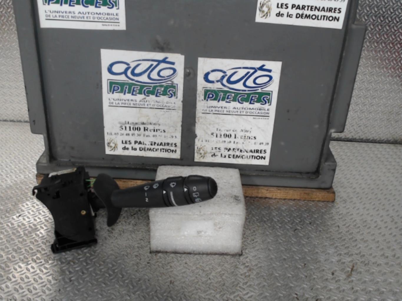 Commodo d'essuie glaces RENAULT LAGUNA 2 PHASE 1 Essence - 1