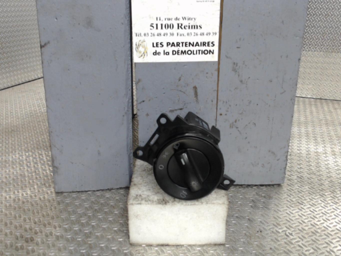 Commande de phare VOLKSWAGEN POLO 4 PHASE 2 Diesel - 1