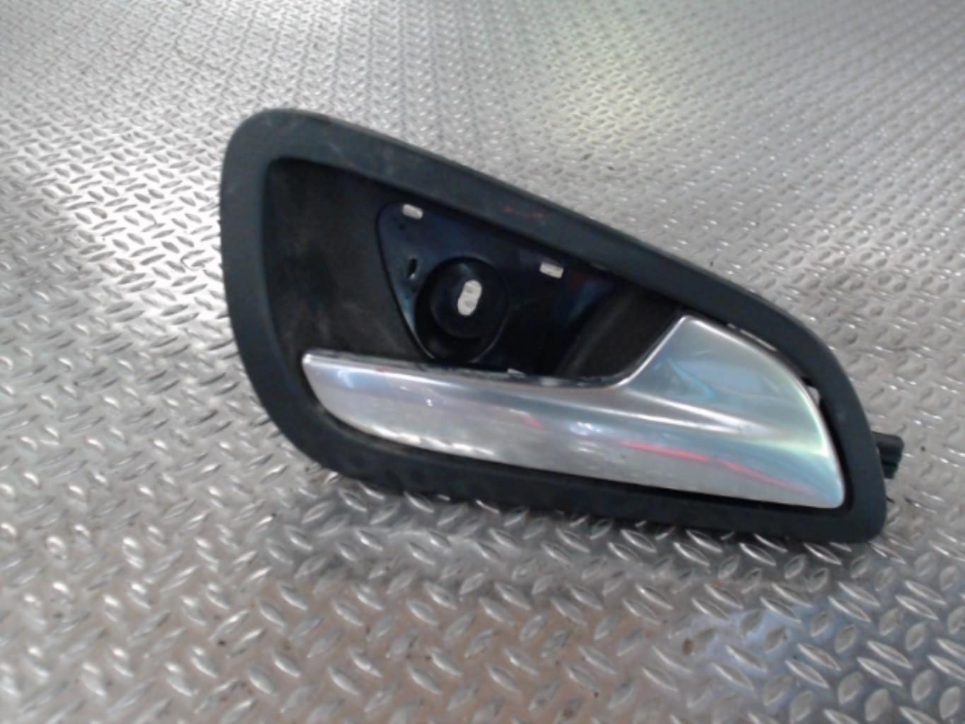 Poignee interieur arriere droit FORD C-MAX 2 PHASE 1 Diesel - 1