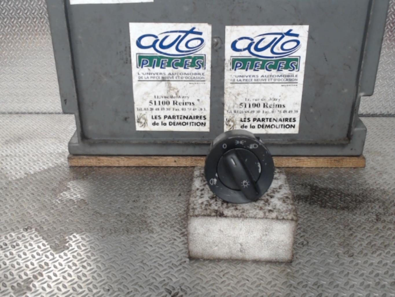 Commande de phare VOLKSWAGEN TOURAN 1 PHASE 1 Diesel - 1