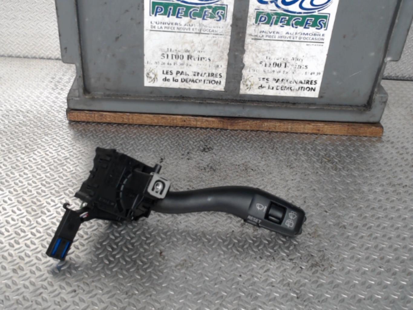 Commodo d'essuie glaces AUDI A3 2 PHASE 1 Diesel - 1