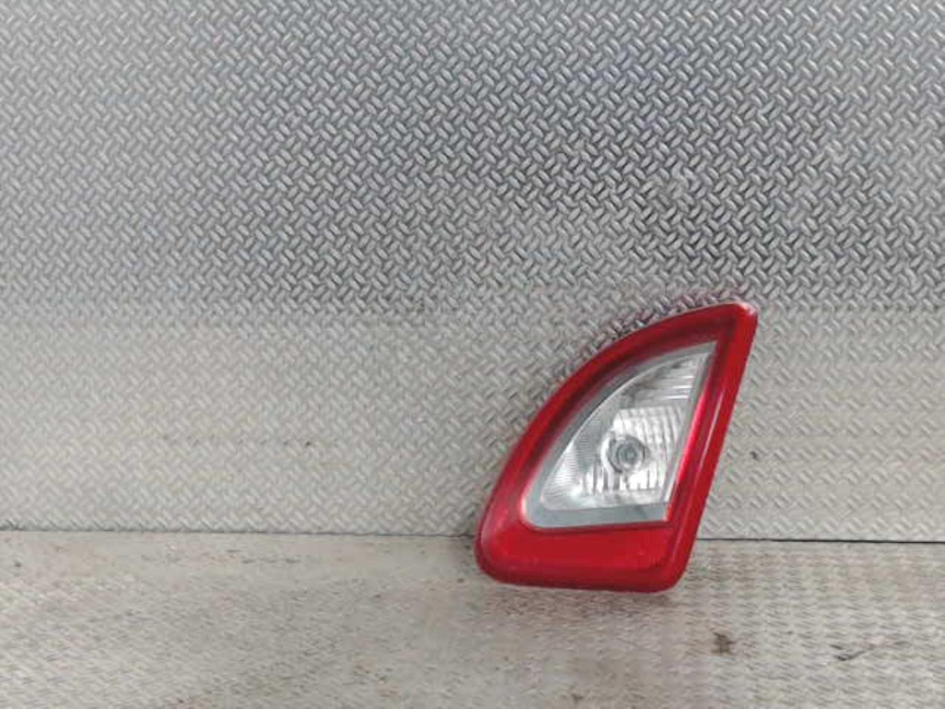 Feu arriere secondaire droit (feux) RENAULT TWINGO 2 PHASE 2 Essence - 1