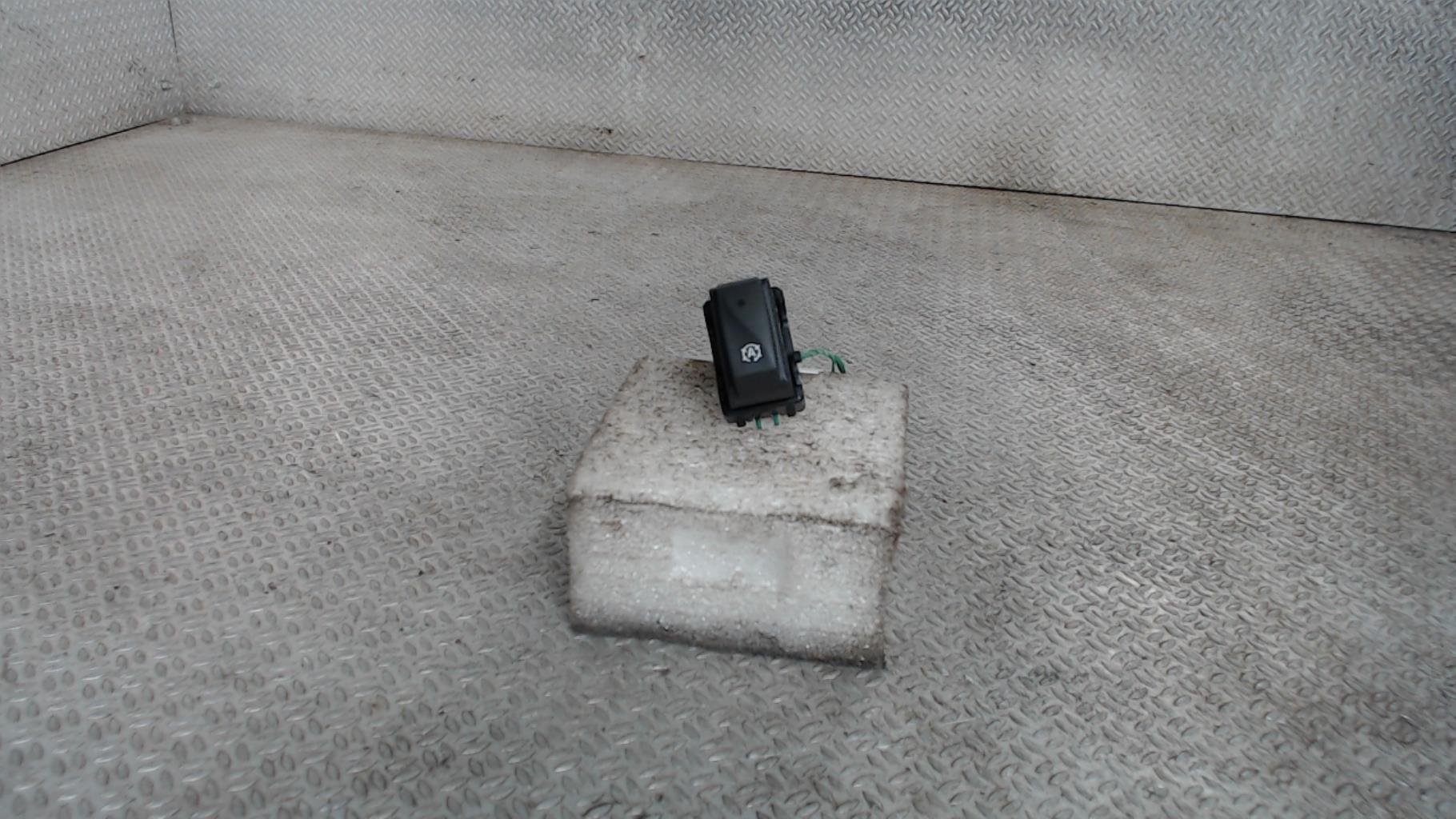 Bouton/Interrupteur RENAULT CAPTUR 1 Diesel - 1