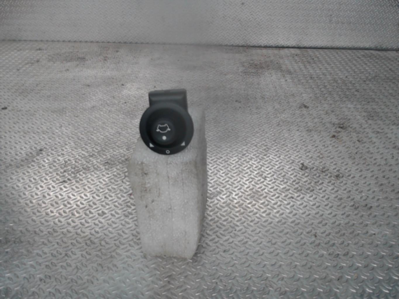Commande retroviseurs FORD FIESTA 5 PHASE 1 Diesel - 1