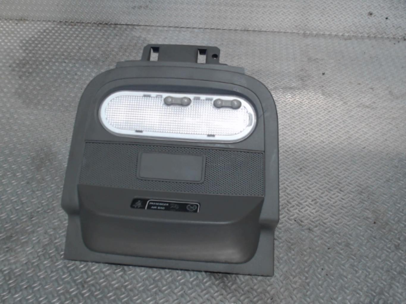 Eclairage de plafonnier RENAULT MASTER 3 Diesel - 1