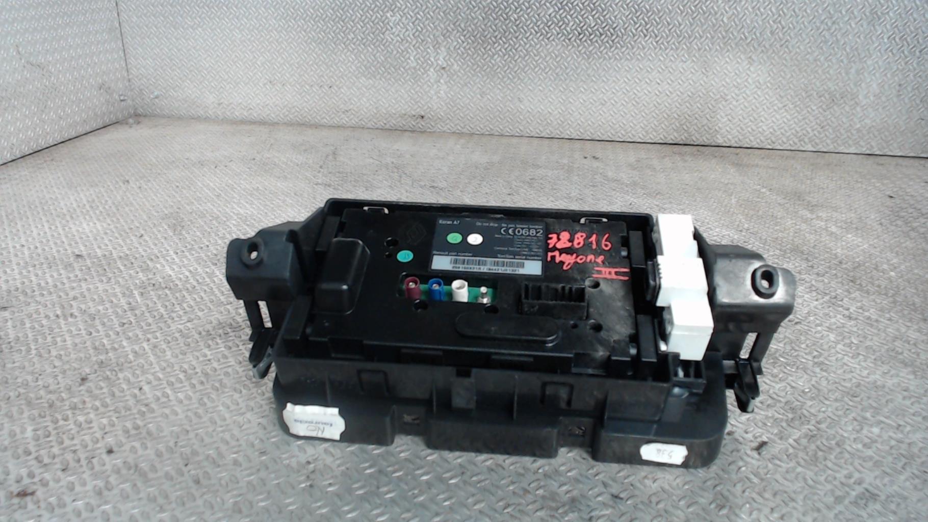 Ecran GPS RENAULT MEGANE 3 PHASE 1 Diesel - 1