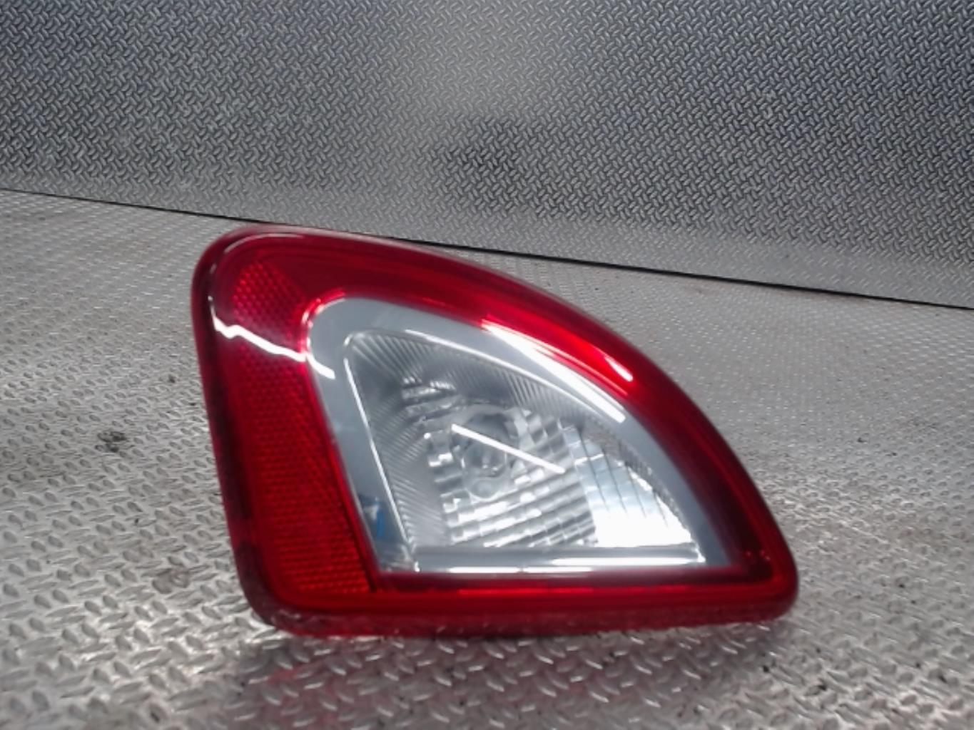 Feu arriere secondaire droit (feux) RENAULT TWINGO 2 PHASE 2 Essence - 1
